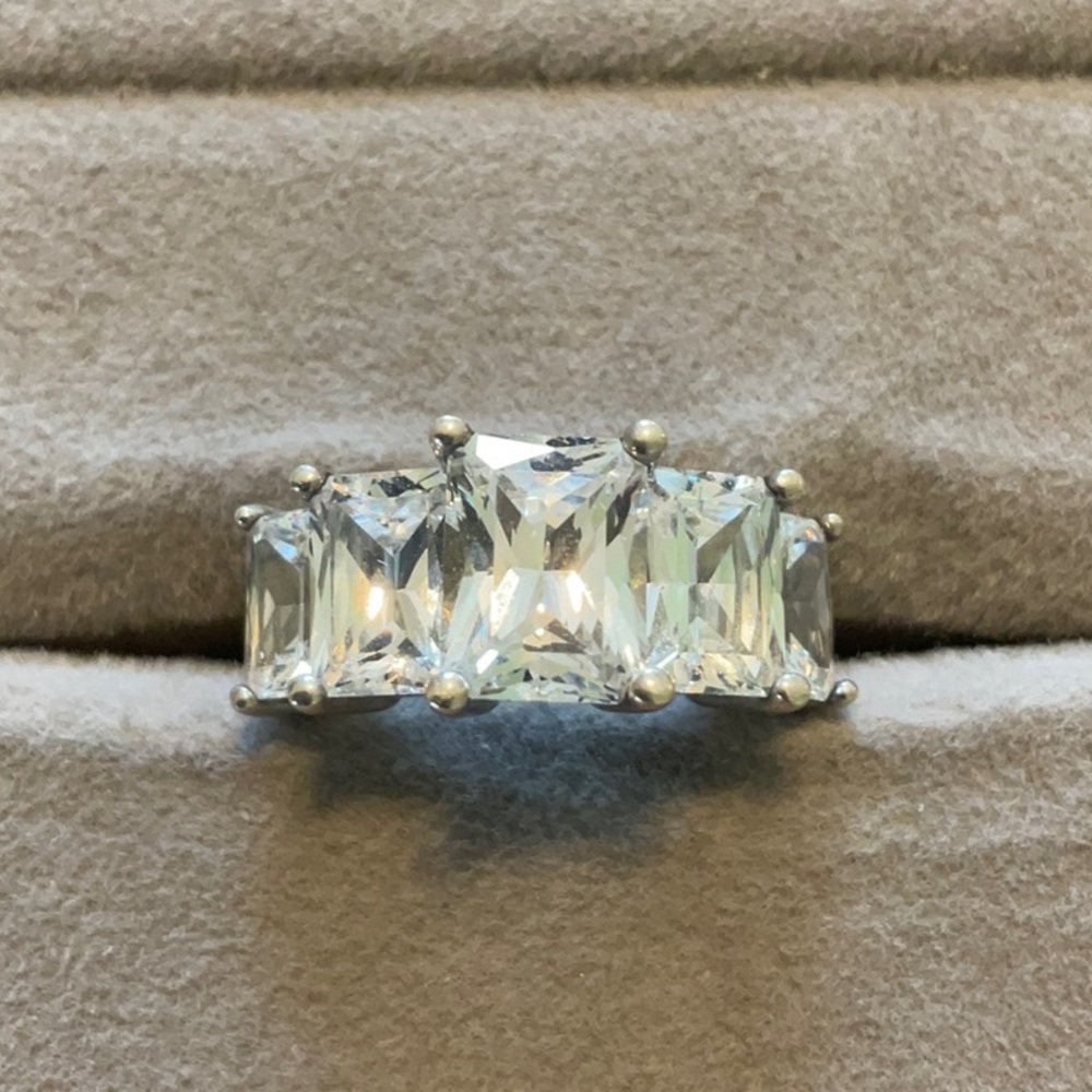 Elegant Sterling Silver Women's Ring